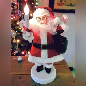 Rennoc Animations Vintage Santa With Candle Animated & Illuminated Christmas